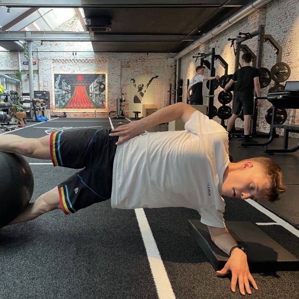 sideplank Lennert Belmans kopie.jpg